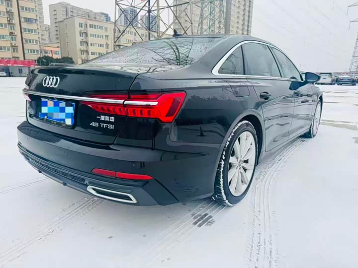 Фото 7 - Audi A6L