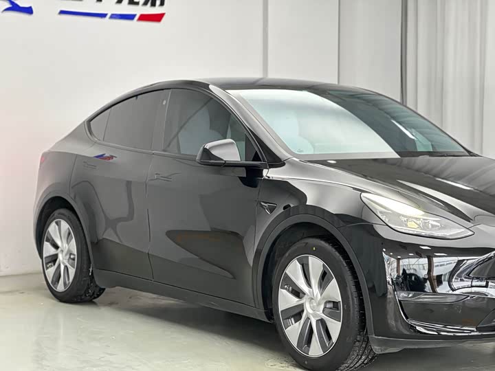 Фото 7 - Tesla Model Y