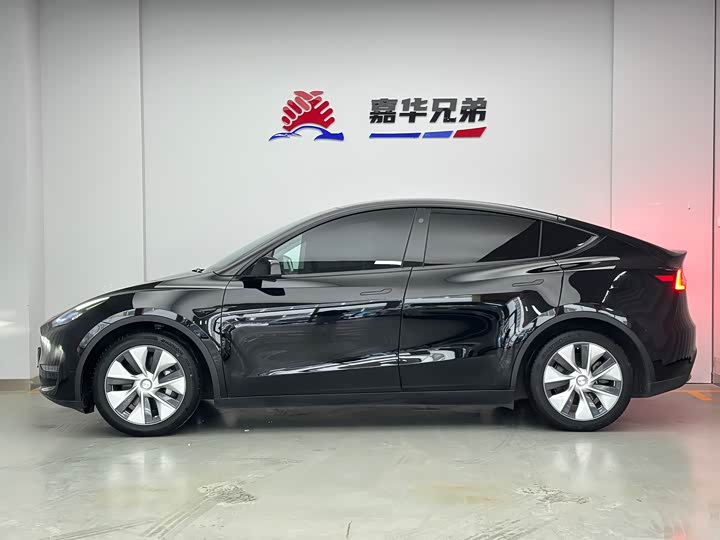 Фото 8 - Tesla Model Y