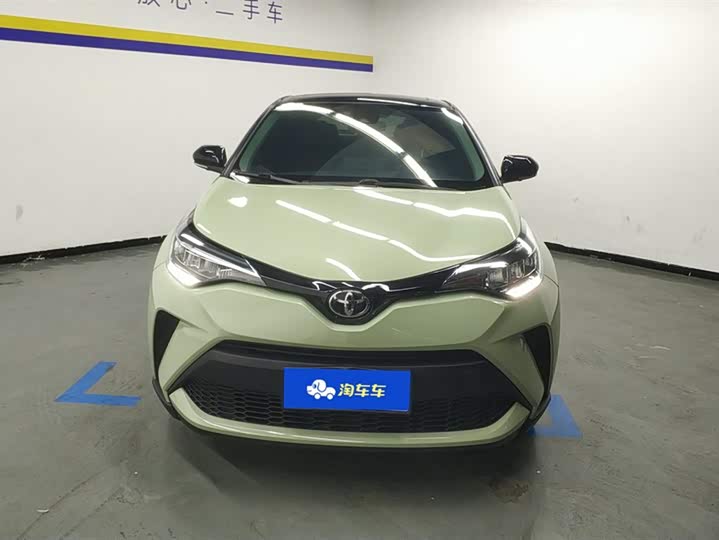 Фото 2 - Toyota C-HR