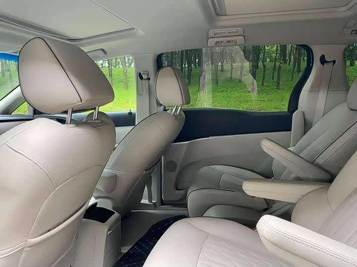 Фото 5 - Buick GL8 ES