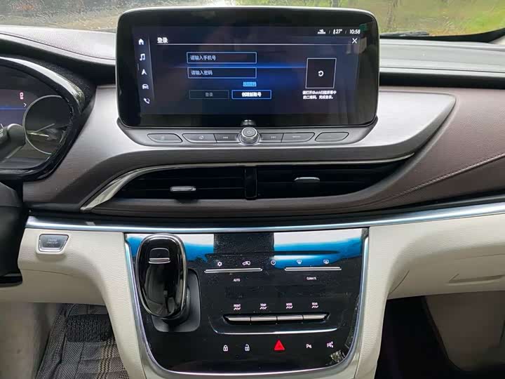 Фото 7 - Buick GL8 ES