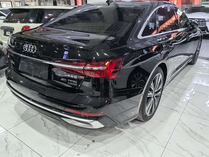 Фото 6 - Audi A6L