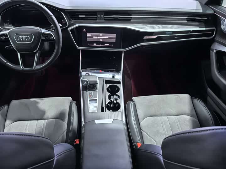 Фото 8 - Audi A6L