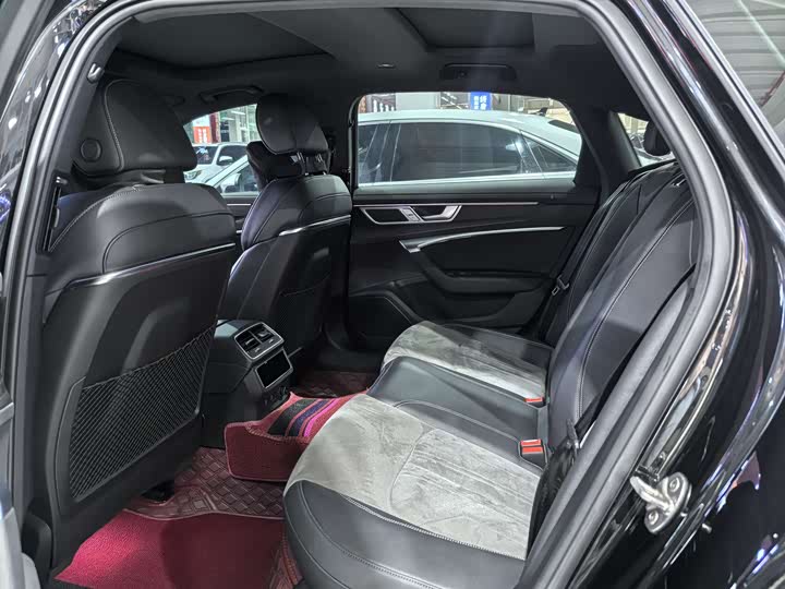 Фото 9 - Audi A6L