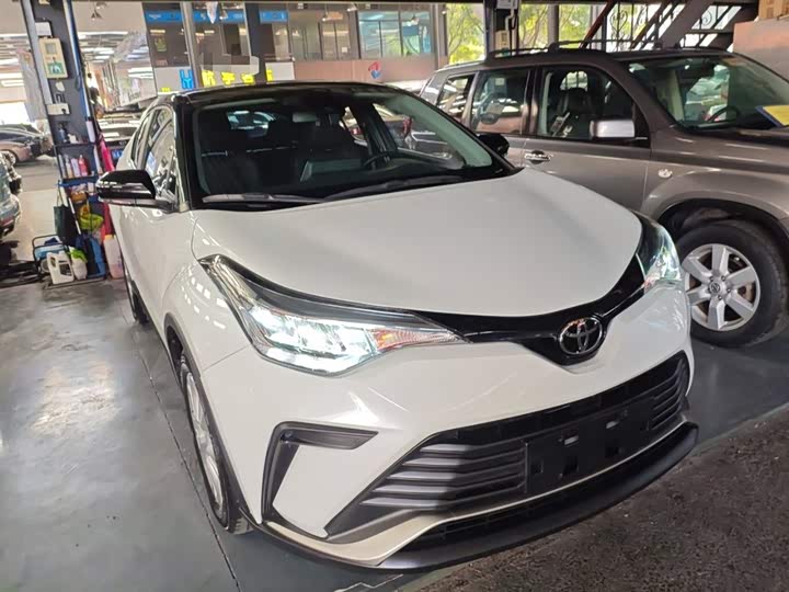 Фото 4 - Toyota Izoa