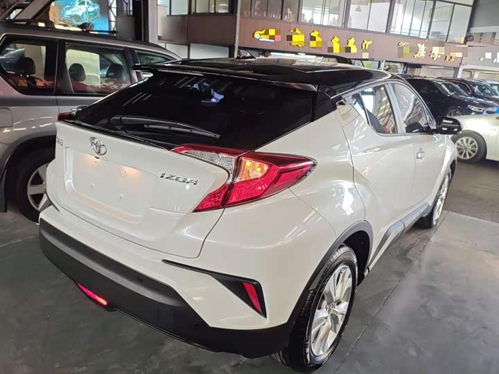 Фото 7 - Toyota Izoa