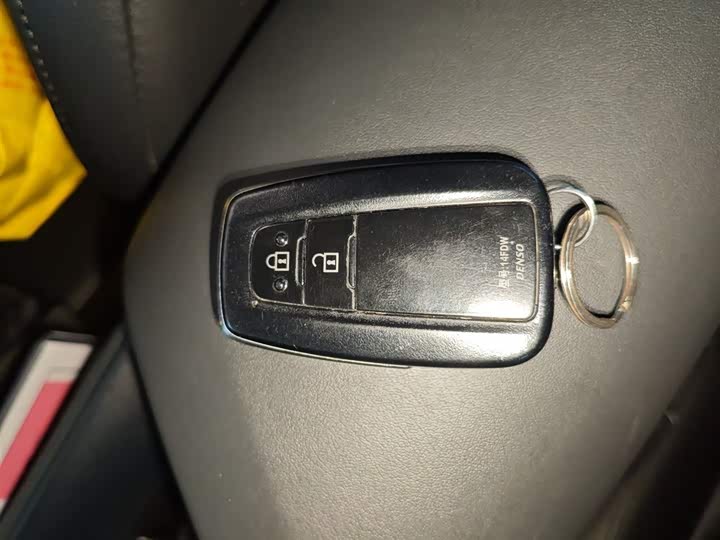 Фото 9 - Toyota Izoa