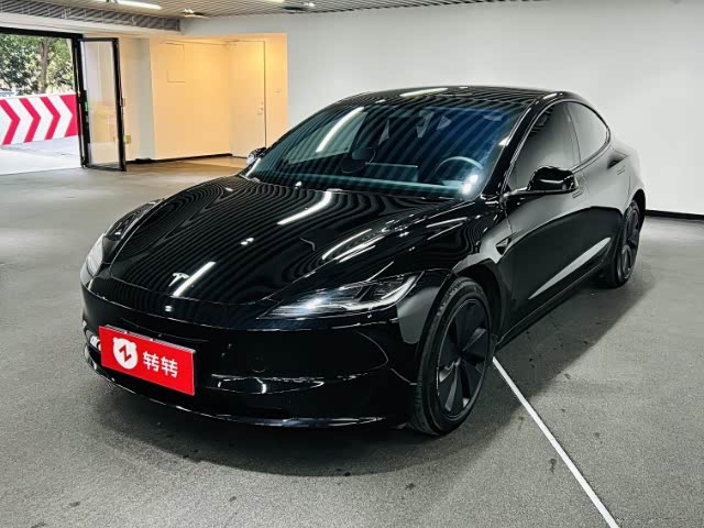 Фото 1 - Tesla Model 3