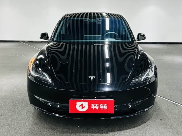 Фото 2 - Tesla Model 3