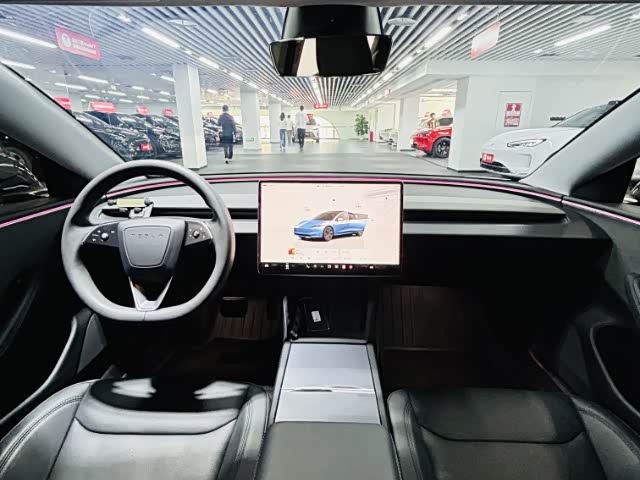 Фото 9 - Tesla Model 3