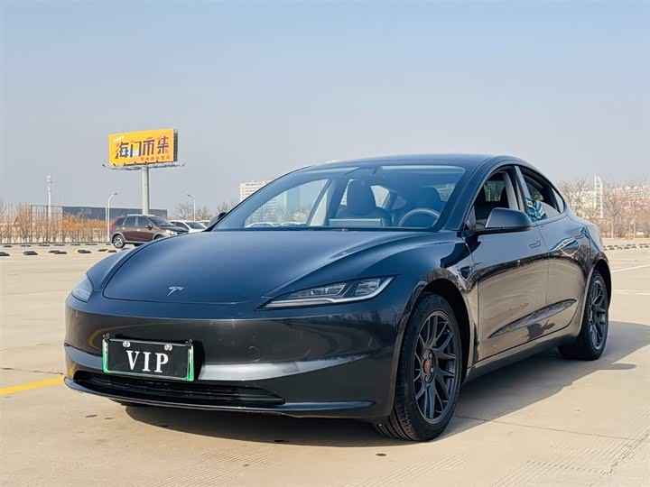 Фото 1 - Tesla Model 3