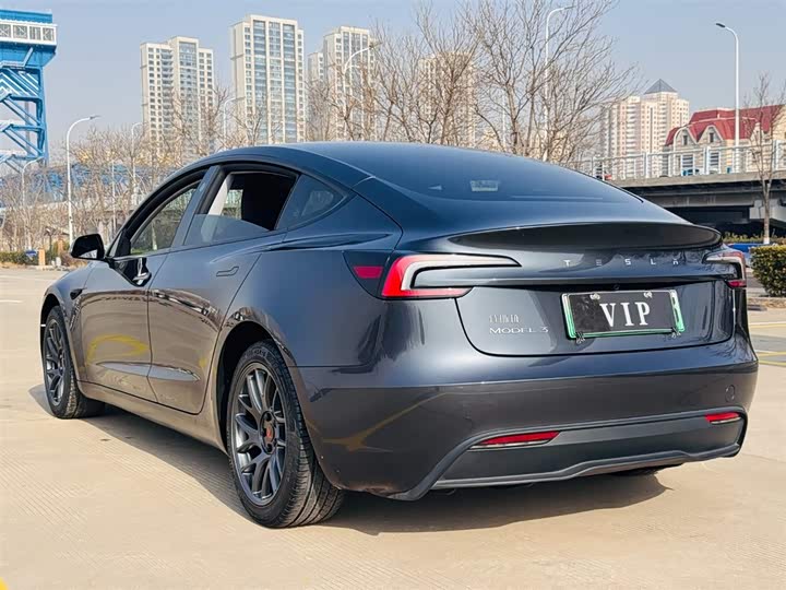 Фото 5 - Tesla Model 3