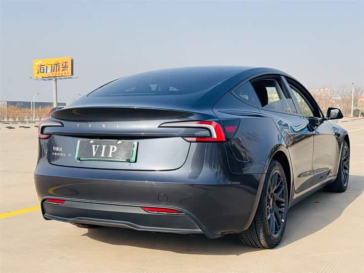 Фото 6 - Tesla Model 3