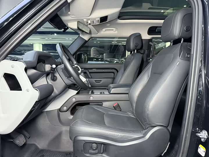 Фото 8 - Land Rover Defender