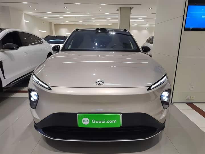 Фото 3 - Nio EC7