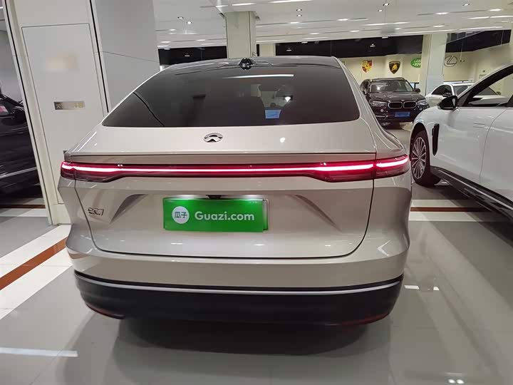 Фото 6 - Nio EC7