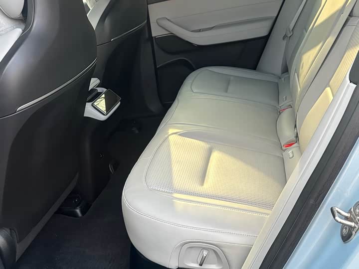 Фото 3 - Nio ES6