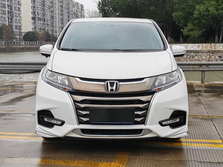 Фото 2 - Honda Odyssey