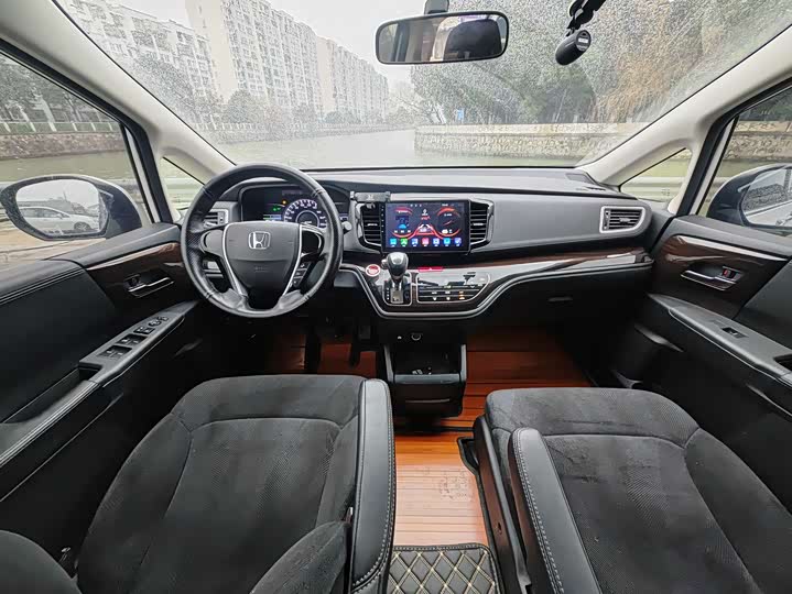 Фото 4 - Honda Odyssey