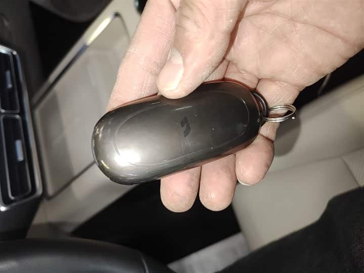 Фото 9 - LiXiang L8