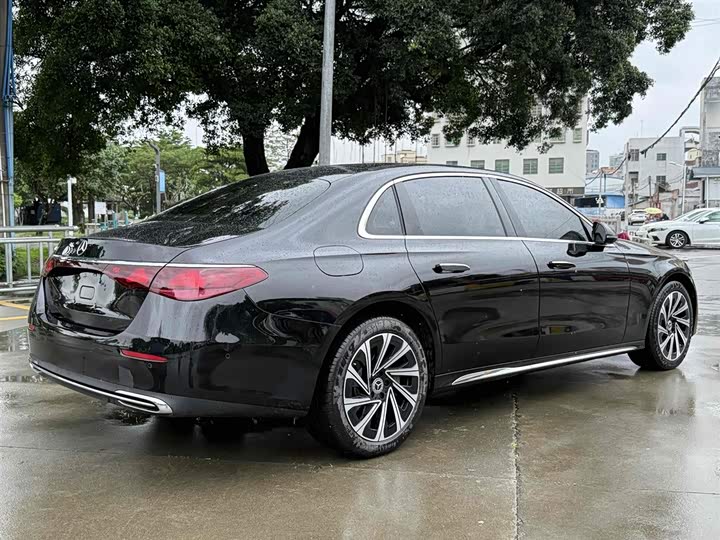 Фото 6 - Mercedes-Benz E-Class