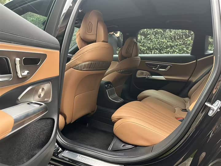 Фото 7 - Mercedes-Benz E-Class