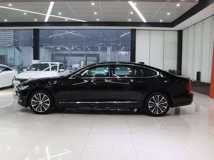 Фото 7 - Volvo S90