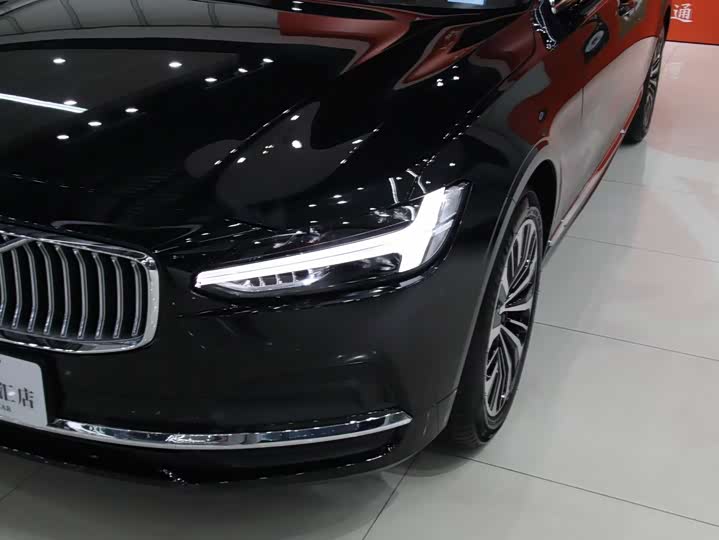 Фото 8 - Volvo S90