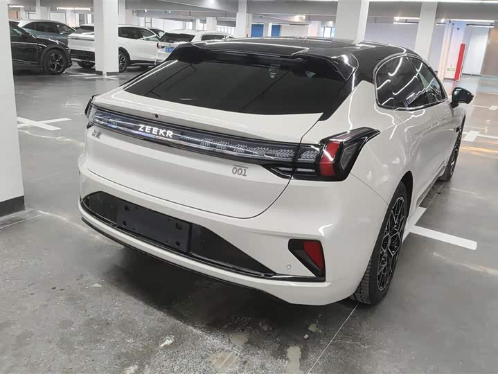 Фото 3 - Zeekr 001