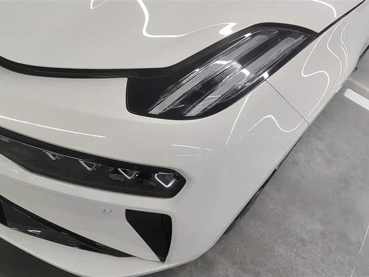 Фото 5 - Zeekr 001