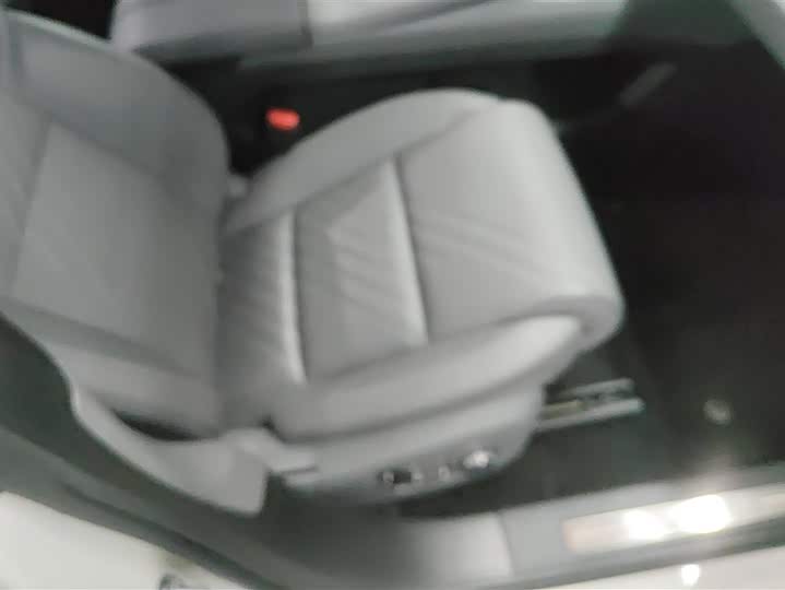 Фото 8 - Zeekr 001