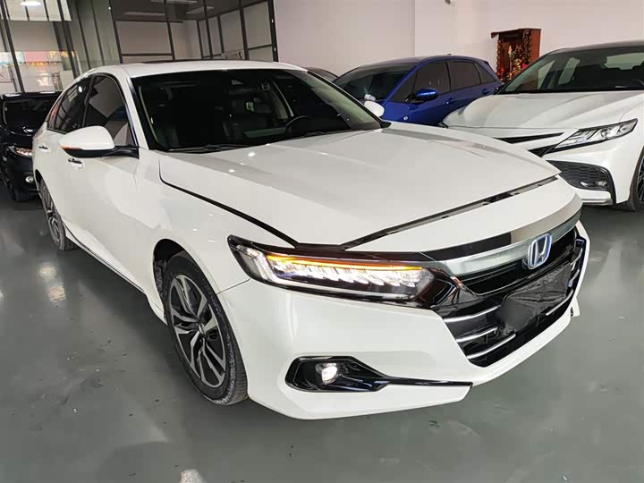 Фото 4 - Honda Accord