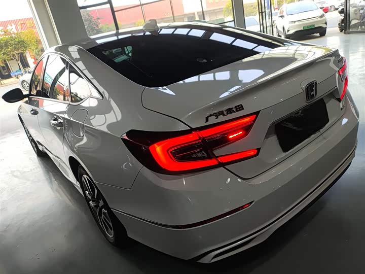 Фото 5 - Honda Accord