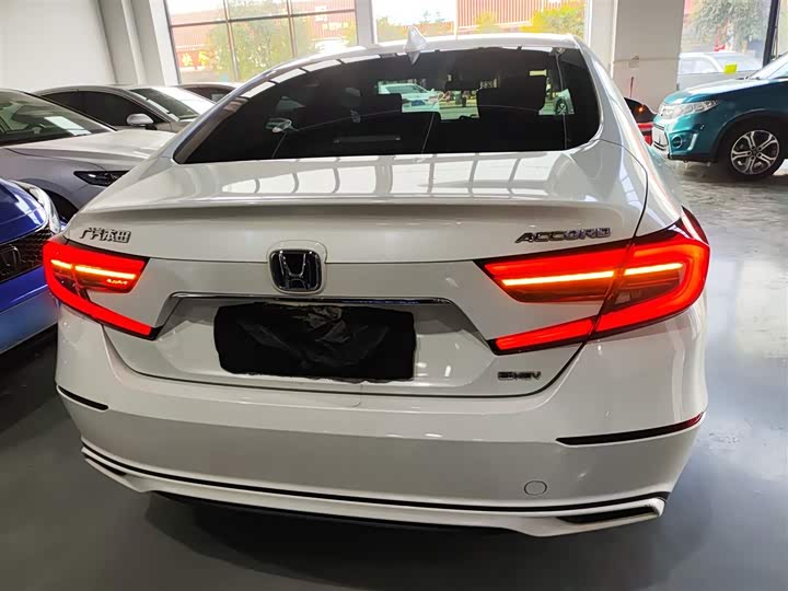 Фото 6 - Honda Accord