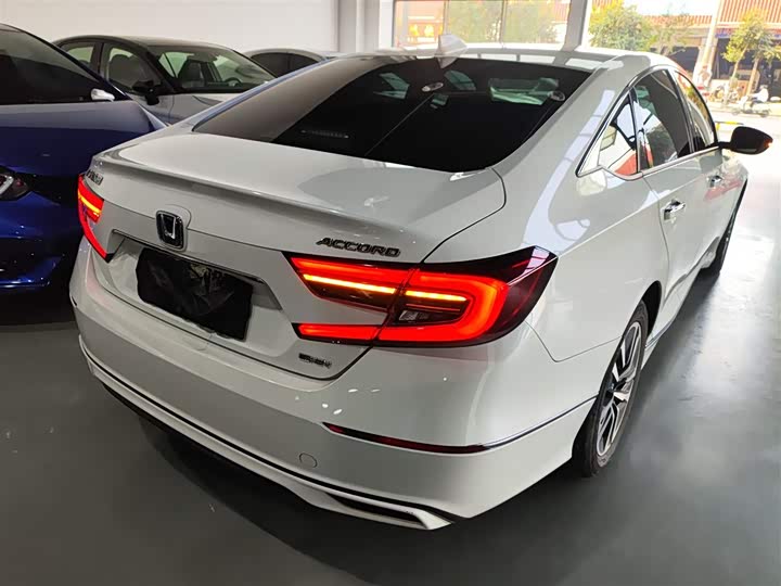 Фото 7 - Honda Accord