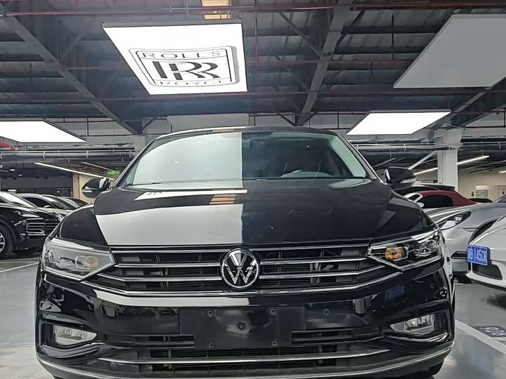 Фото 2 - Volkswagen Magotan