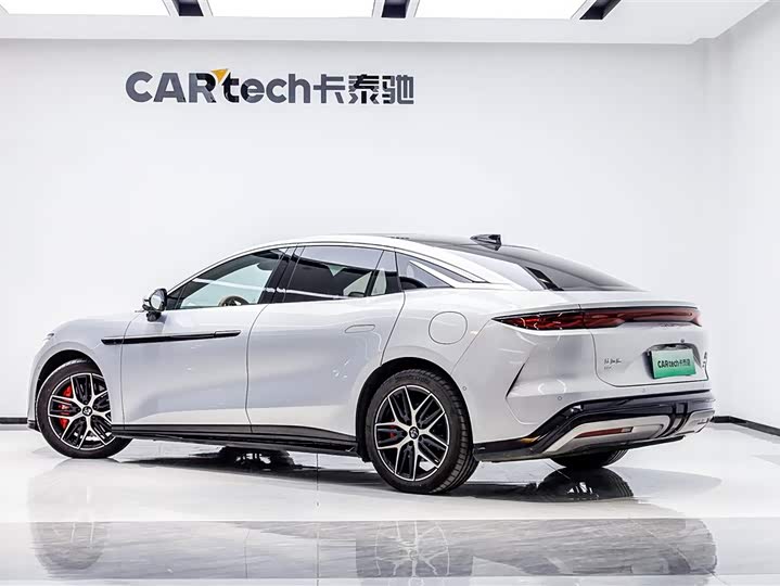 Фото 2 - BYD Han L