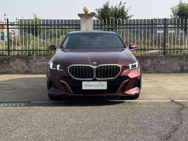 Фото 2 - BMW 5 Series