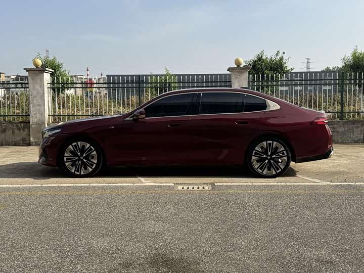 Фото 3 - BMW 5 Series