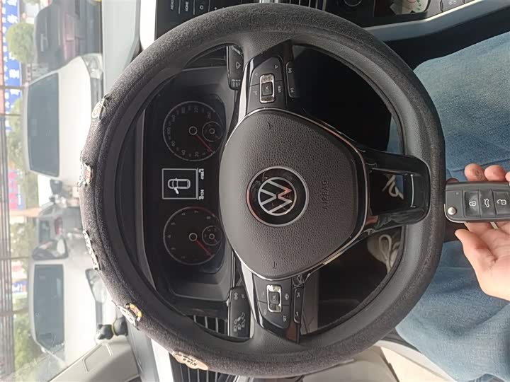 Фото 8 - Volkswagen Polo