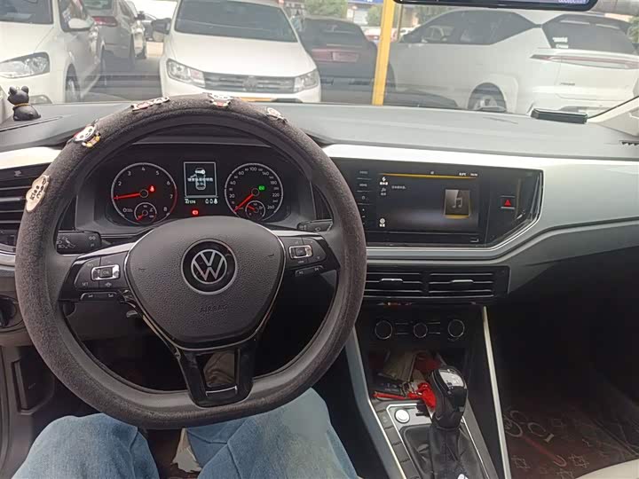 Фото 9 - Volkswagen Polo