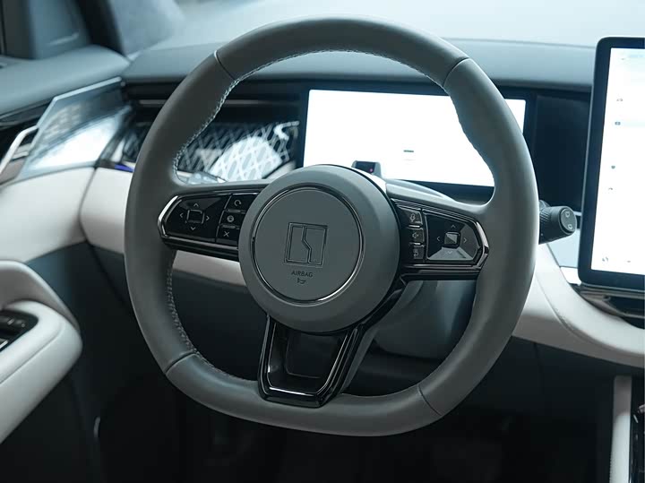 Фото 7 - Zeekr 009