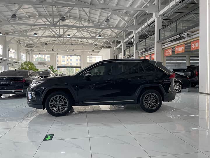 Фото 3 - Toyota Wildlander