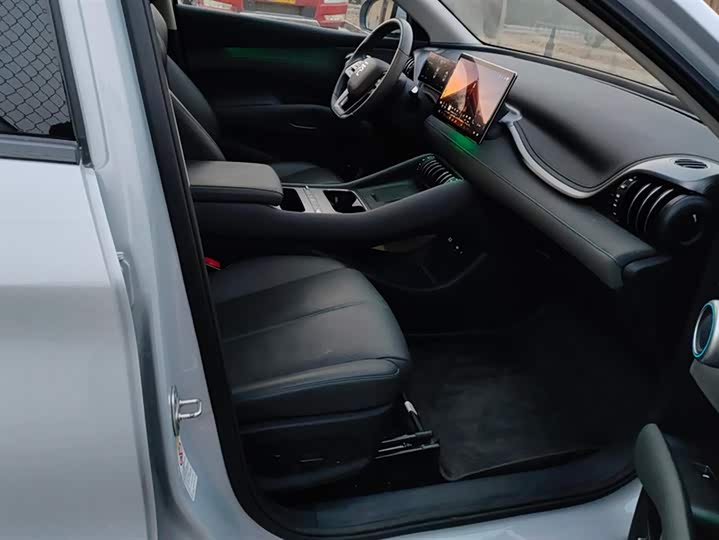 Фото 8 - BYD Yuan Plus