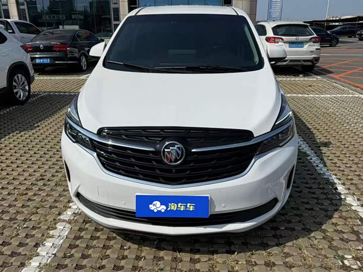 Фото 2 - Buick GL8 ES