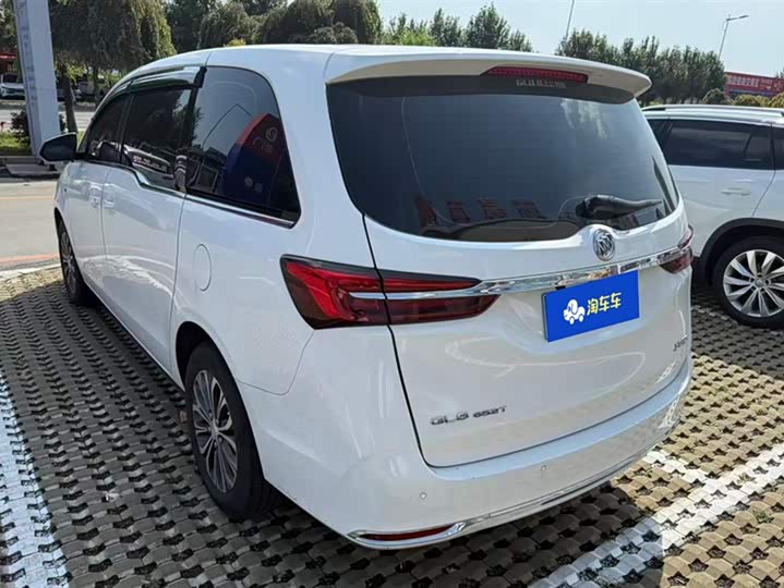 Фото 3 - Buick GL8 ES