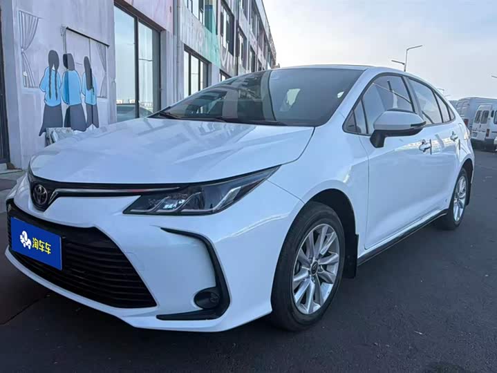 Фото 1 - Toyota Corolla