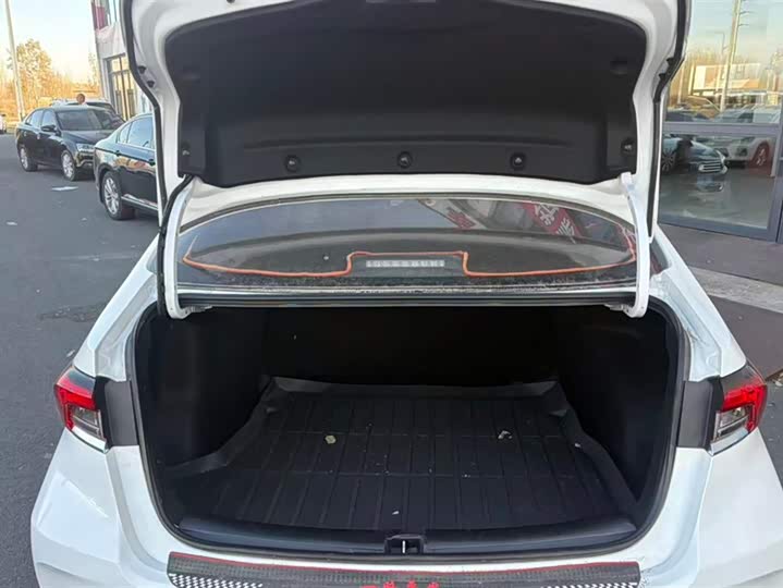 Фото 4 - Toyota Corolla