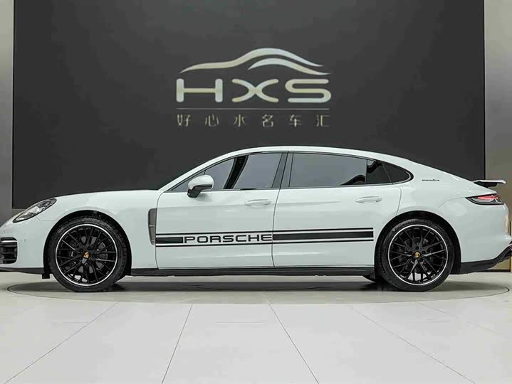 Фото 3 - Porsche Panamera